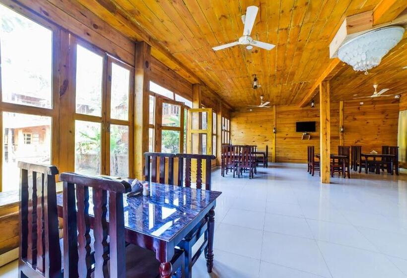 リゾートホテル Brushwood Villa  Cottages And Bar