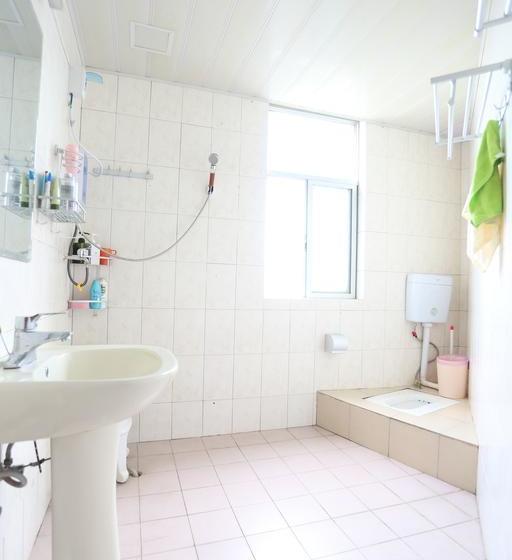 Downtown Center Youth Hostel