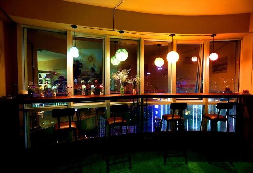 Downtown Center Youth Hostel