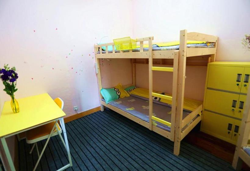 Downtown Center Youth Hostel