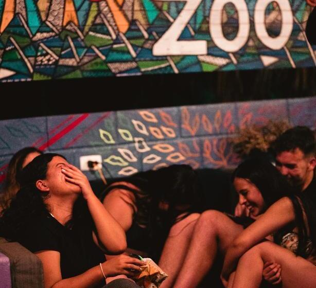 El Zoo Hostel, Bar & Pool