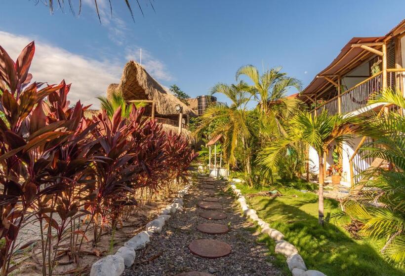 El Zoo Hostel, Bar & Pool