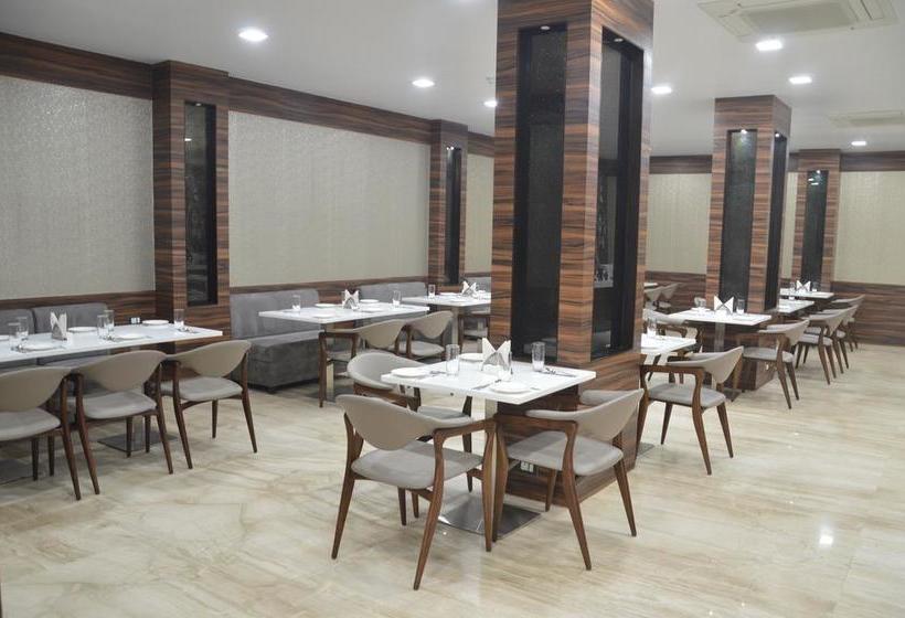 בית מלון כפרי Amrapali Residency