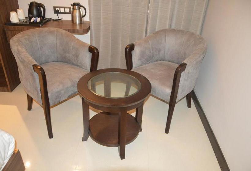 בית מלון כפרי Amrapali Residency