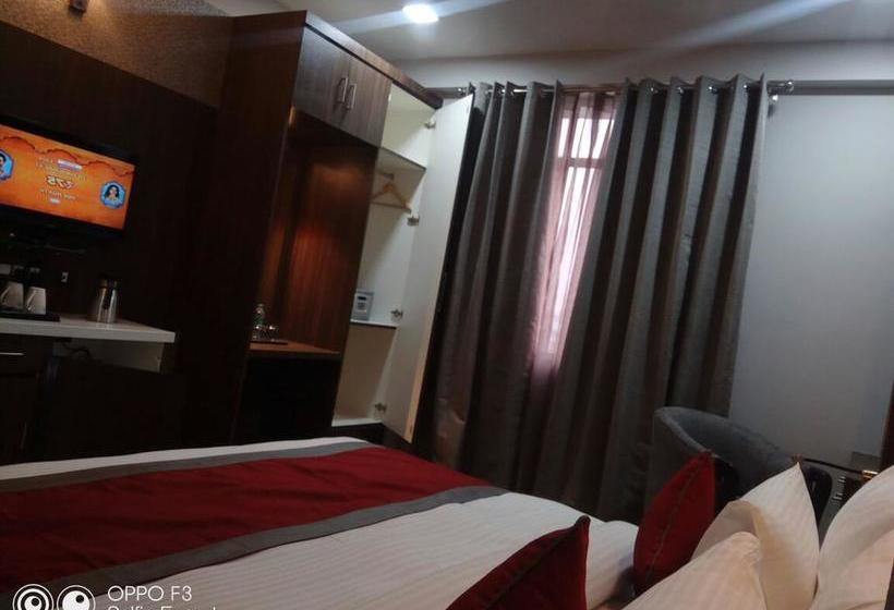 בית מלון כפרי Amrapali Residency