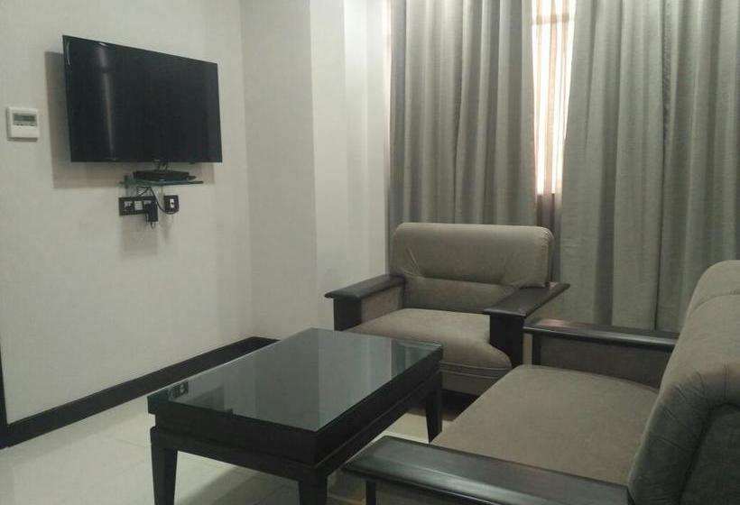 בית מלון כפרי Amrapali Residency