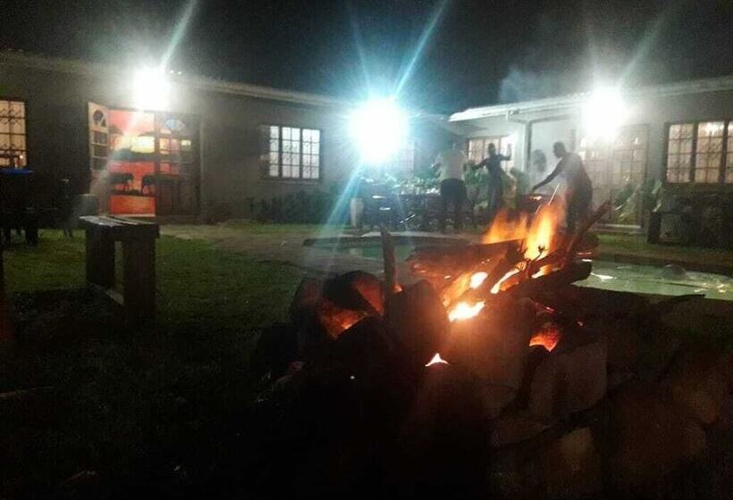 בית מלון כפרי Asante Sana Guesthouse