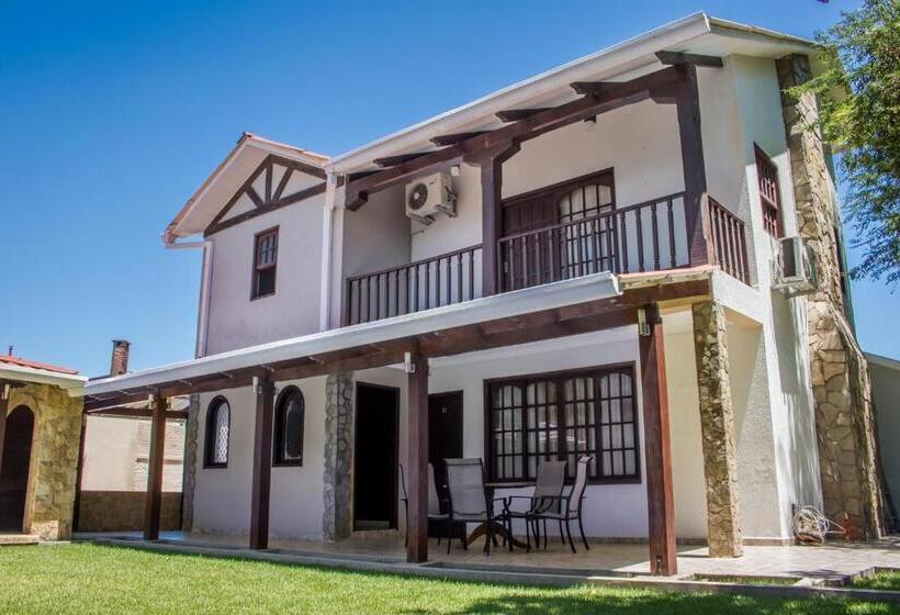 هتل By Armonía Santa Cruz