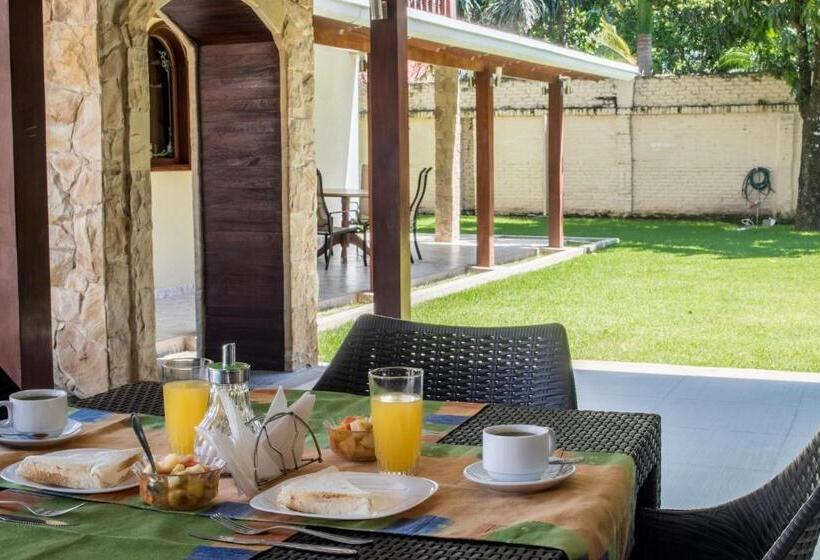 هتل By Armonía Santa Cruz