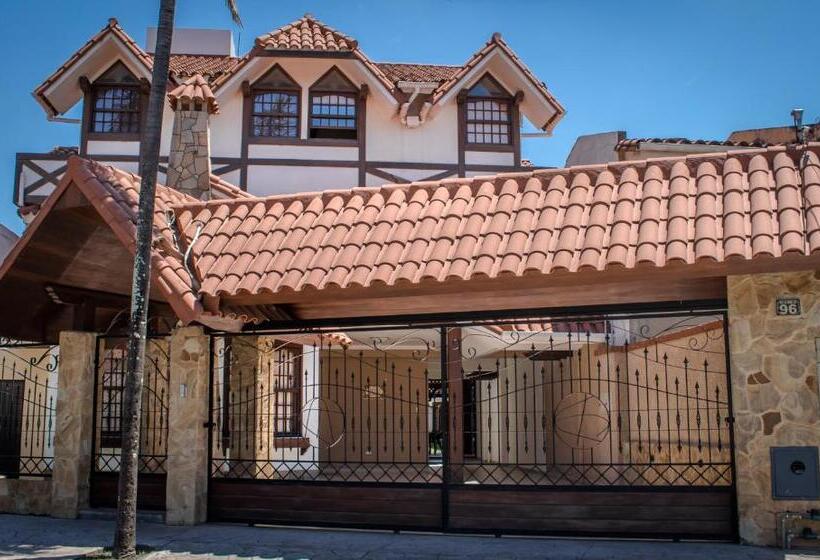 هتل By Armonía Santa Cruz