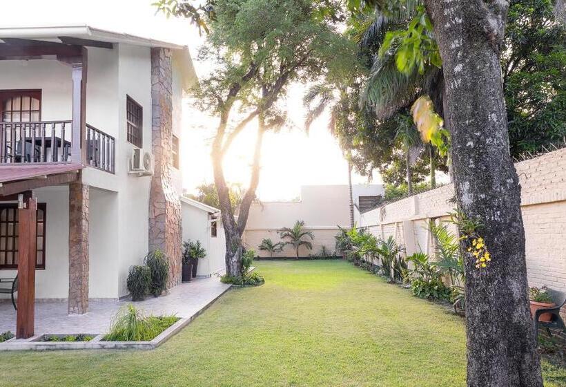 هتل By Armonía Santa Cruz