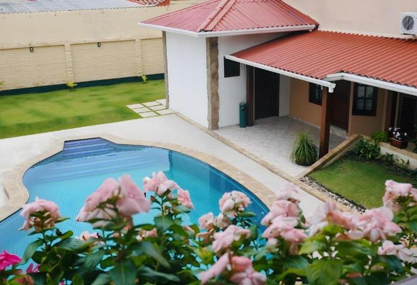 هتل By Armonía Santa Cruz