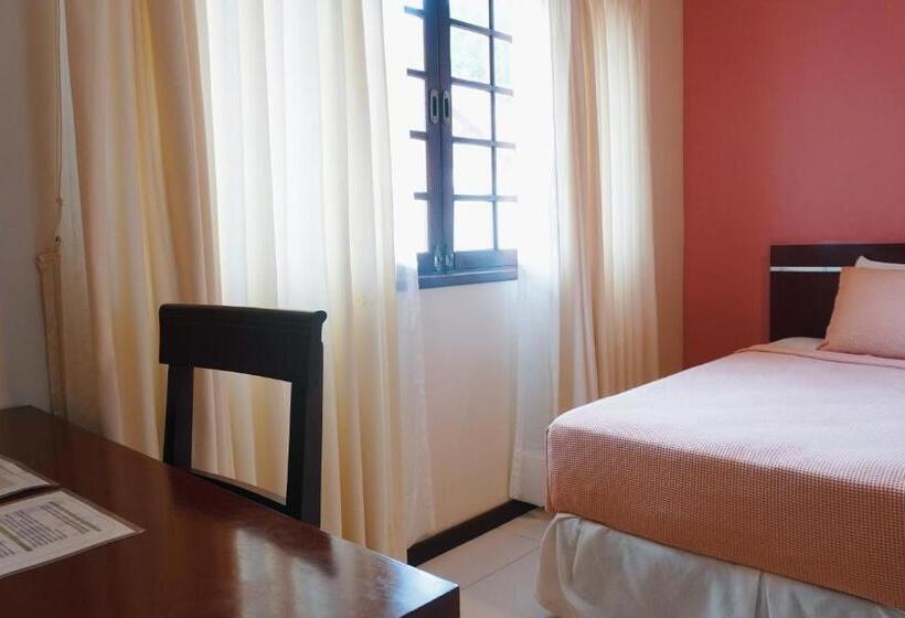 هتل By Armonía Santa Cruz