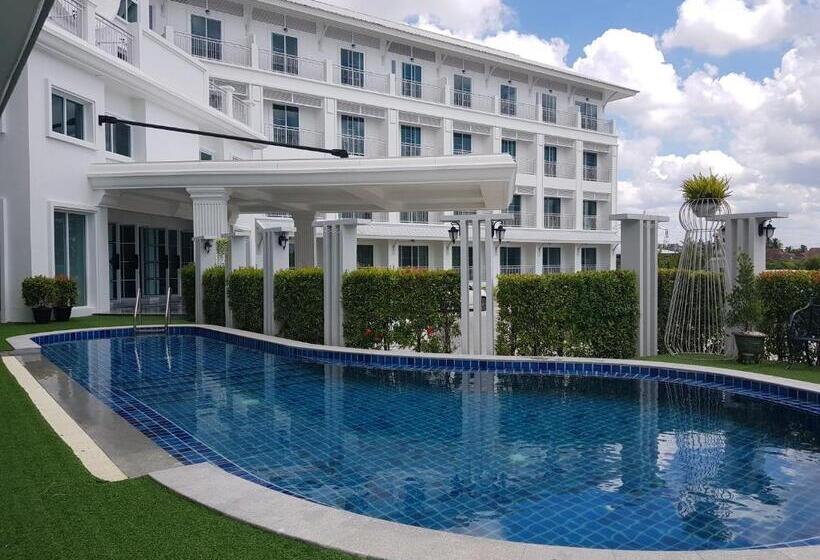 Отель Chada@nakhon