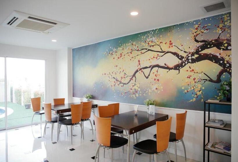 Отель Chada@nakhon