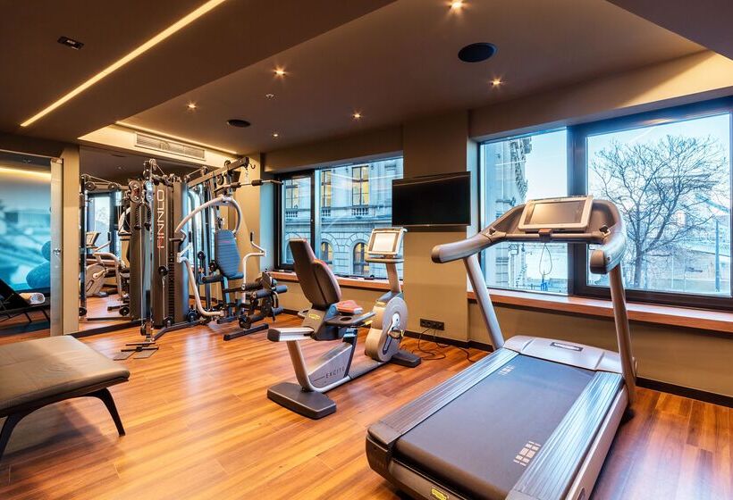 ホテル Clark Budapest   Adults Only