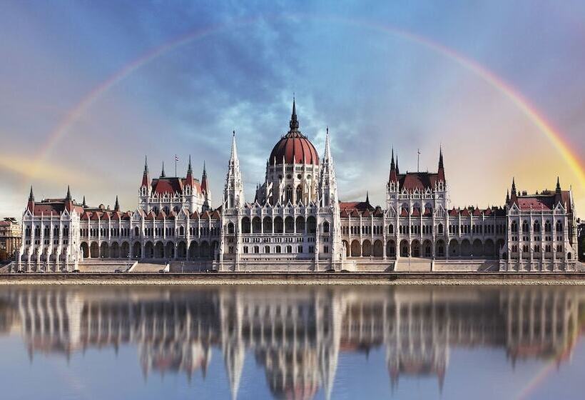 ホテル Clark Budapest   Adults Only