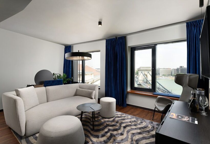 ホテル Clark Budapest   Adults Only