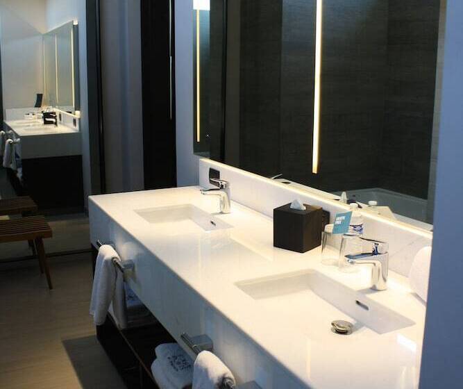 فندق Four Points By Sheraton Puebla