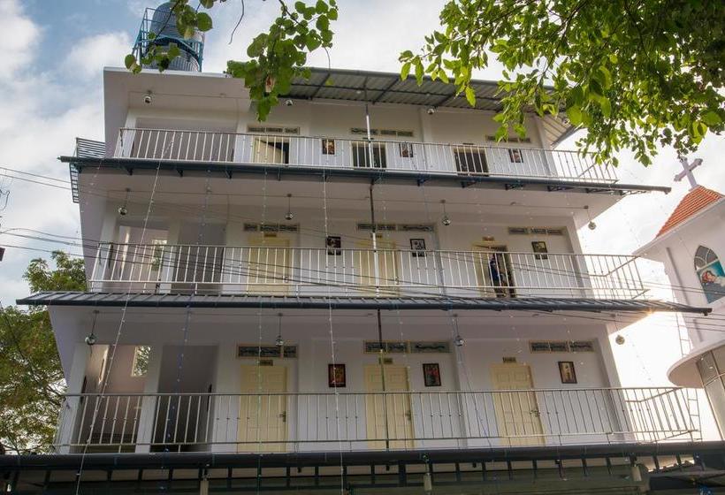 فندق Gems 9 Airport