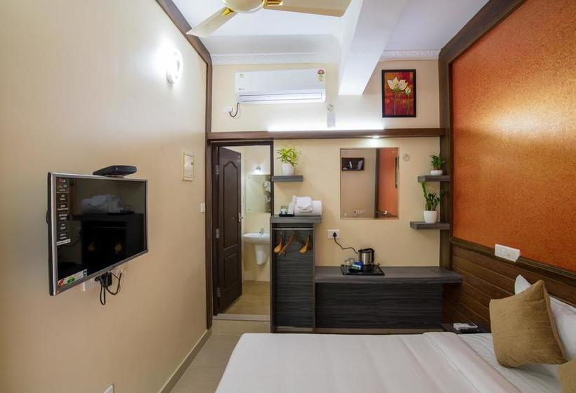 فندق Gems 9 Airport