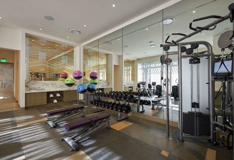 Отель Hilton Manila