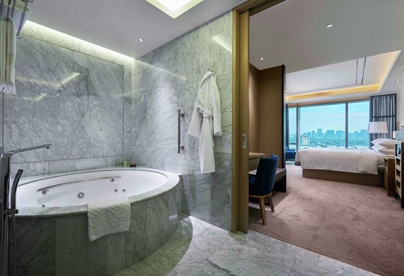 Отель Hilton Manila