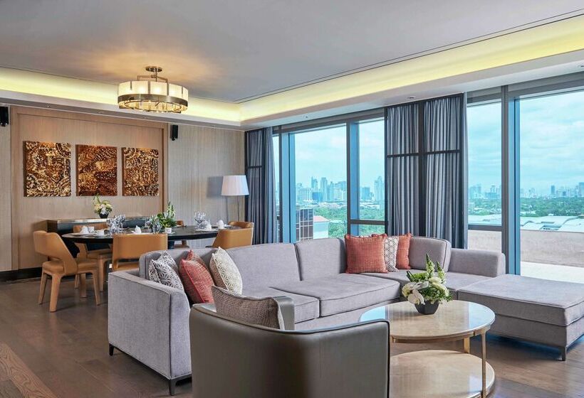 Отель Hilton Manila