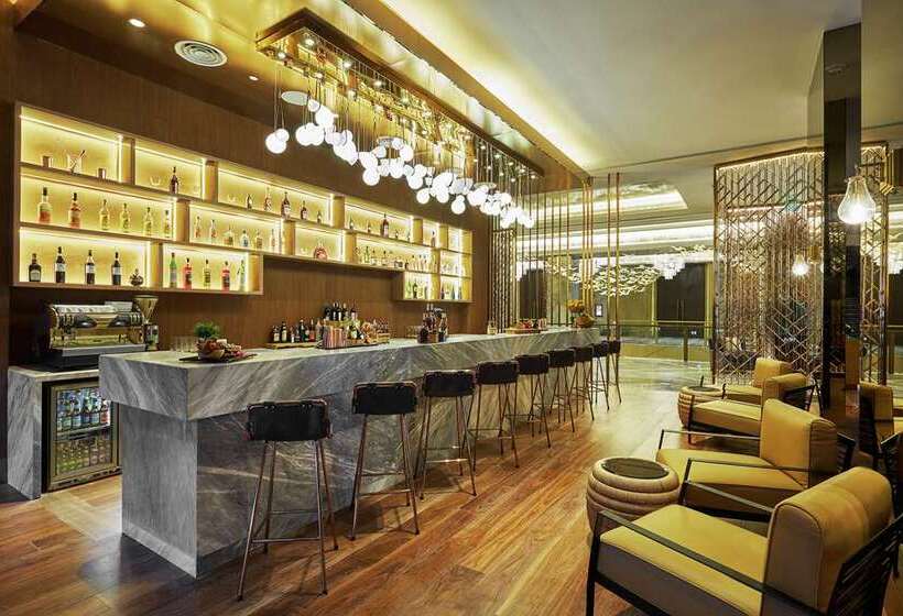 Отель Hilton Manila