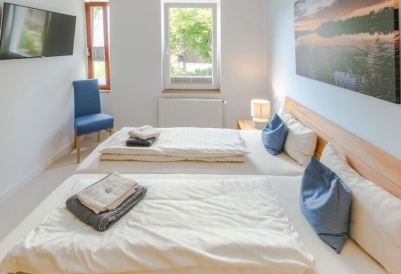 Отель Johnsburg