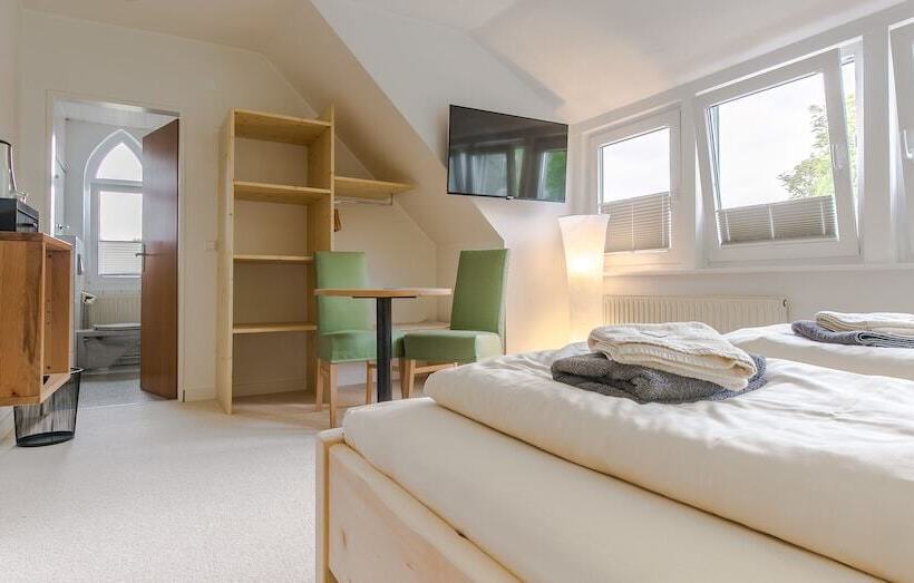 Отель Johnsburg