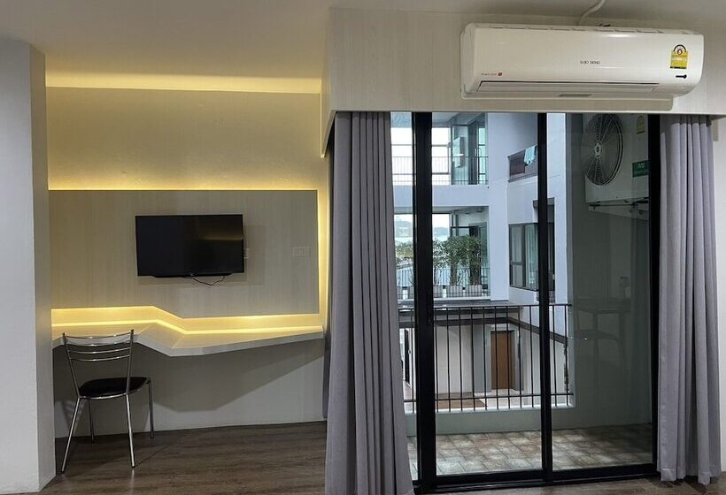 Отель Luxsna Residence