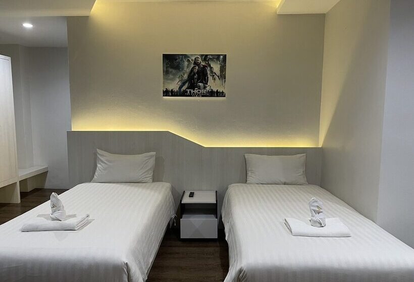 Отель Luxsna Residence