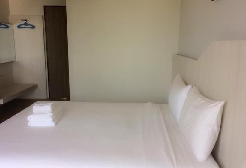 Отель Luxsna Residence