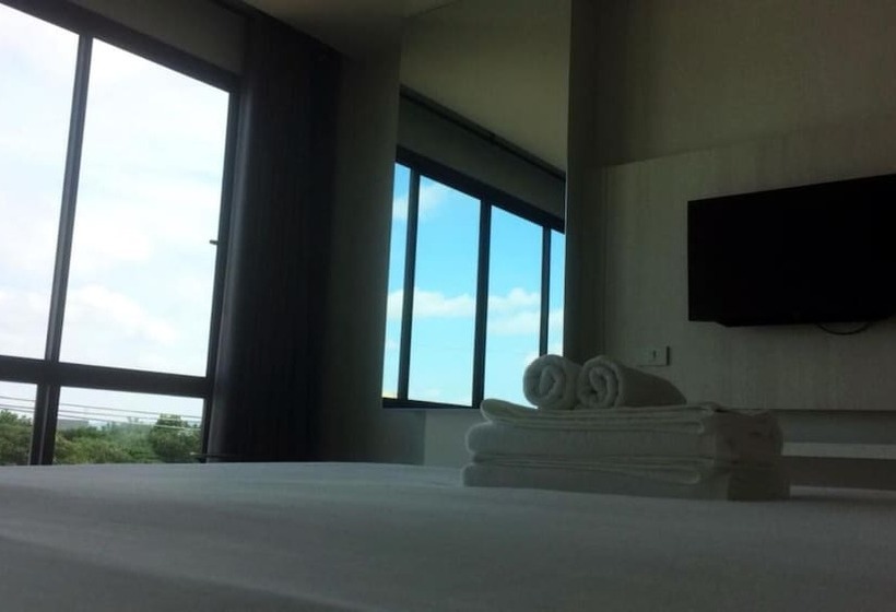 Отель Luxsna Residence