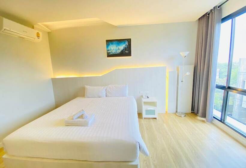 Отель Luxsna Residence