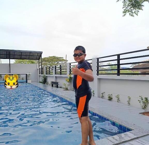 Отель Luxsna Residence