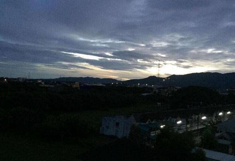 Отель Luxsna Residence