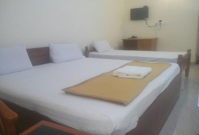 酒店 Manjira Lodge