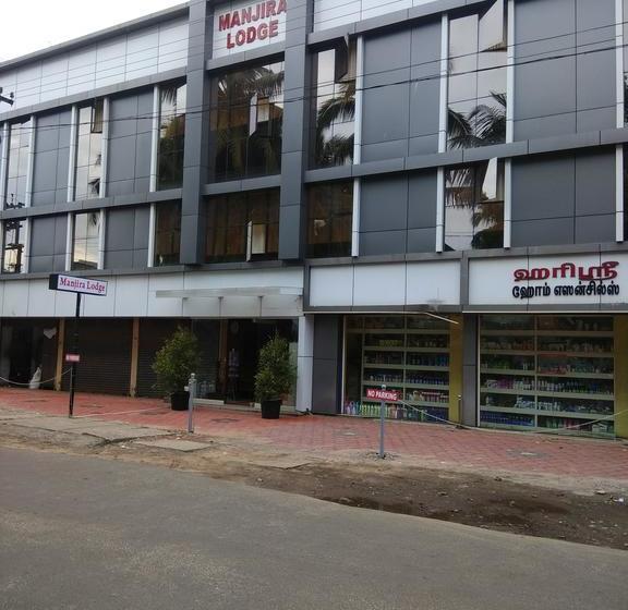 酒店 Manjira Lodge