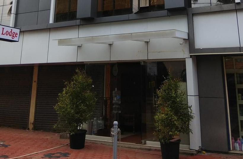 酒店 Manjira Lodge