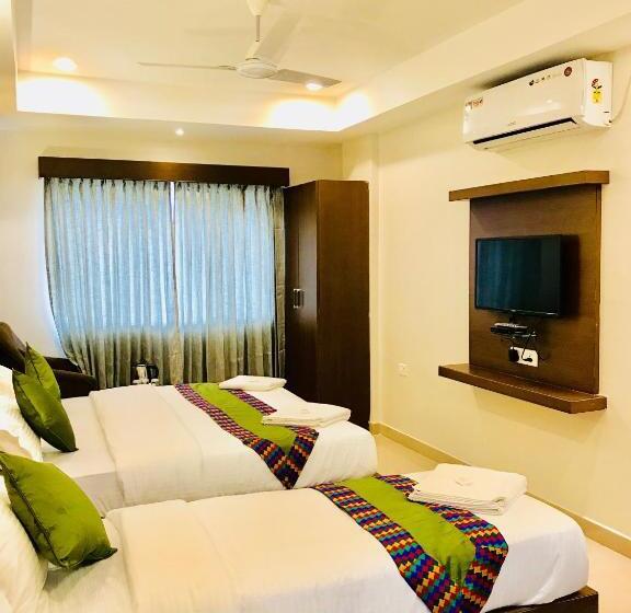 בית מלון כפרי Regalia Inn &suites