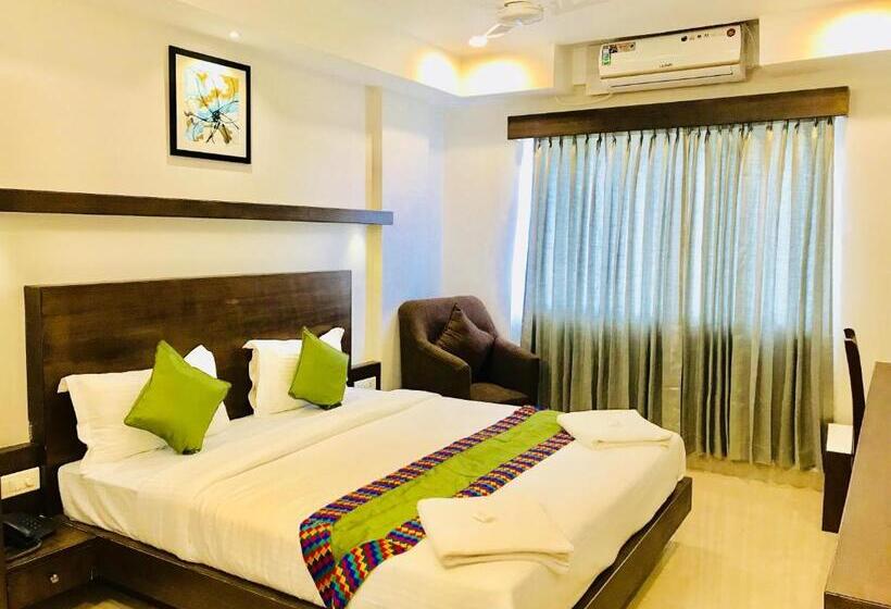 בית מלון כפרי Regalia Inn &suites