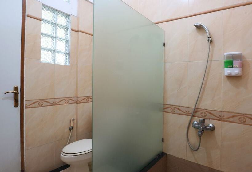 Maharani Guesthouse Tebet Syariah Hostel