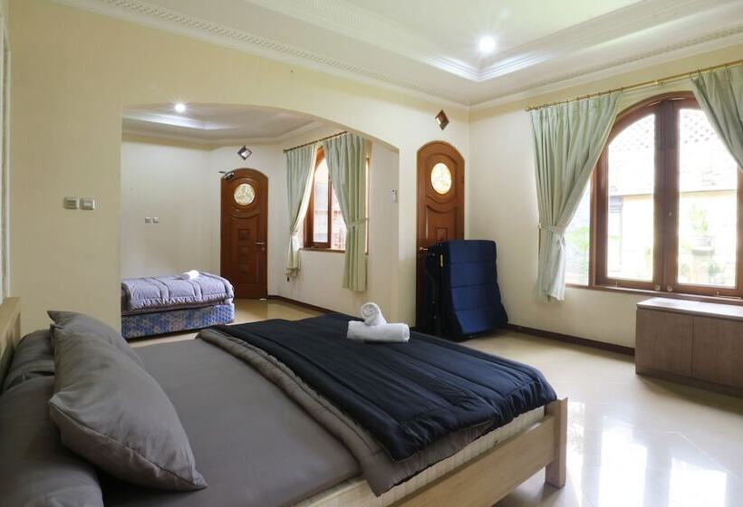 Maharani Guesthouse Tebet Syariah Hostel