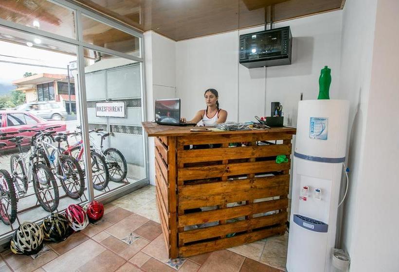 Arenal Container Hostel