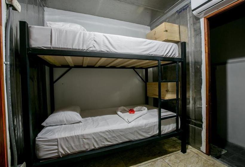 Arenal Container Hostel