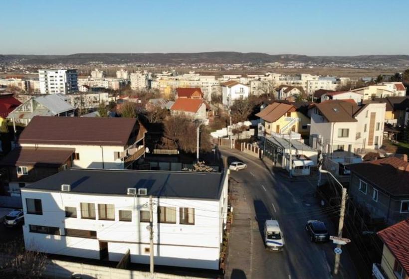 مبيت وإفطار Academia De Arhitectura