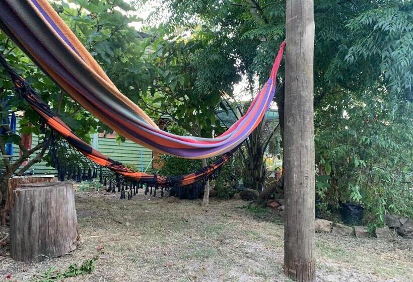 تختخواب و صبحانه Choclo