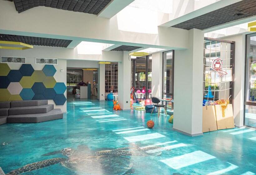 Отель Aqua Paradise Resort & Aqua Park